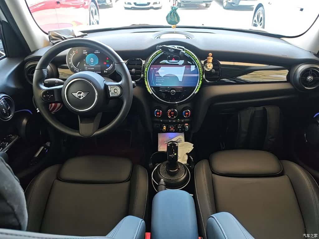 Mini Cooper, 2023 10