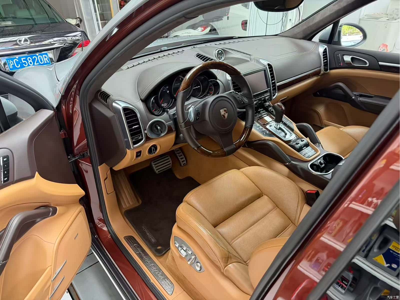 Porsche Cayenne, 2011 все фото