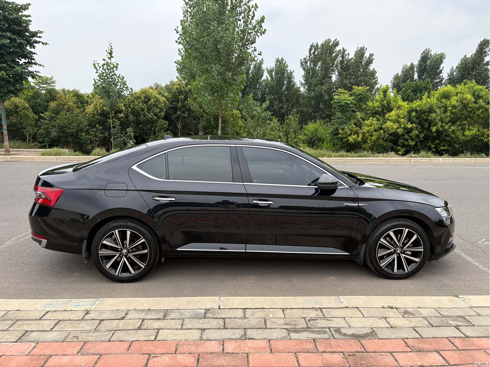 Skoda Superb, 2023 4
