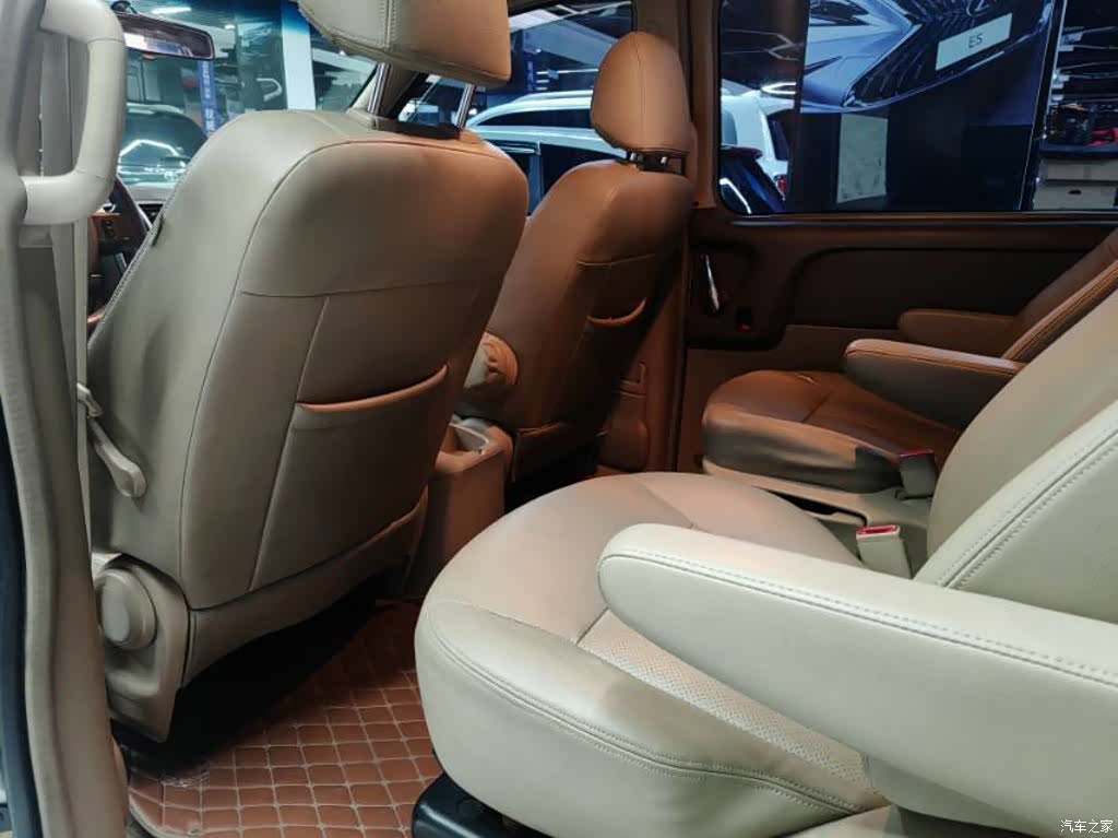Buick GL8, 2013 8