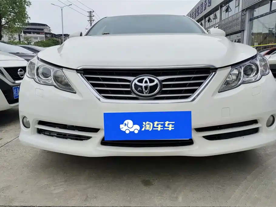 Toyota Reiz