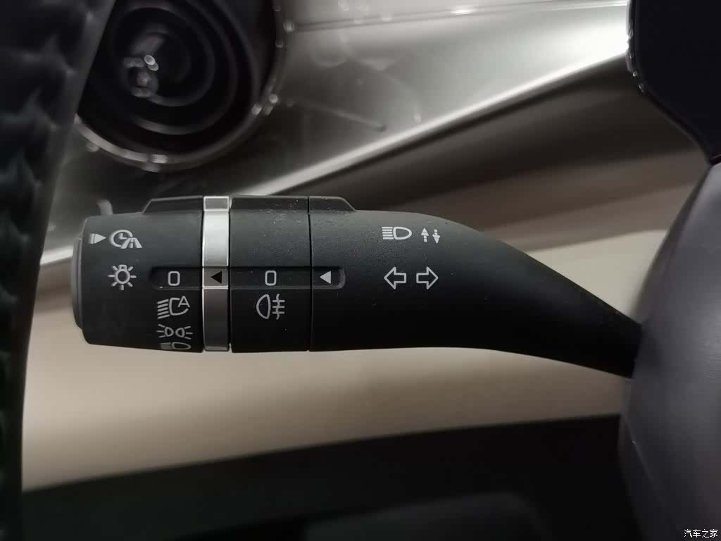 BYD Dolphin, 2023 21