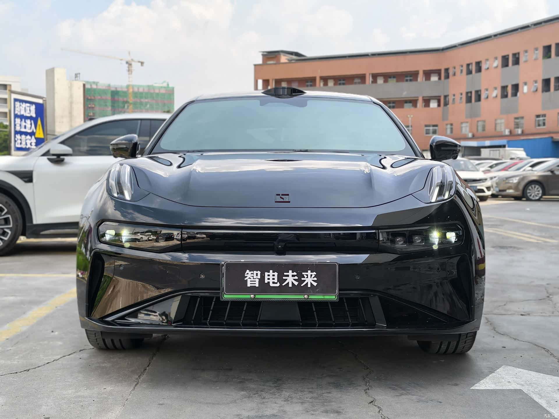 Zeekr 001, 2025 4