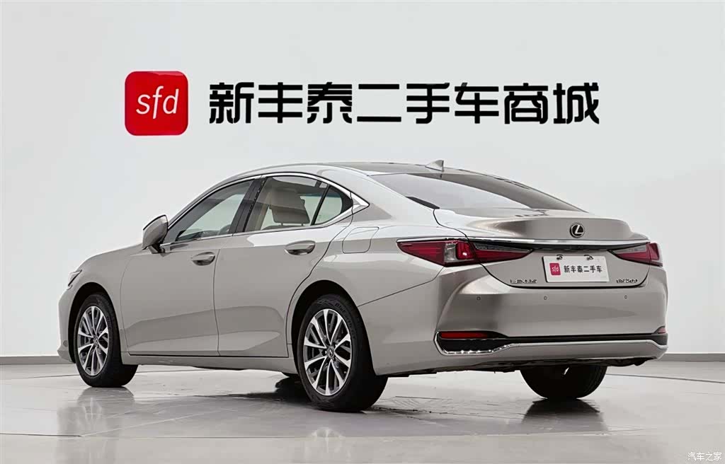 Lexus ES, 2022 6