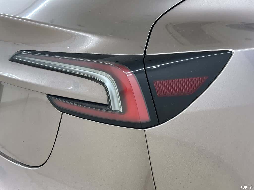 Tesla Model 3, 2023 8