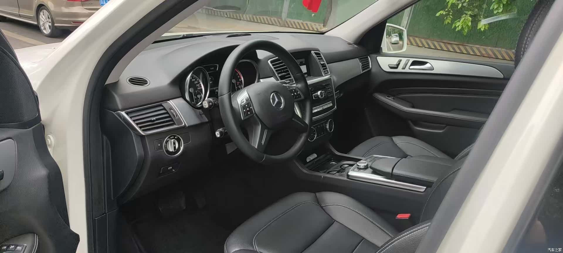 Mercedes-Benz M-Class, 2013 11