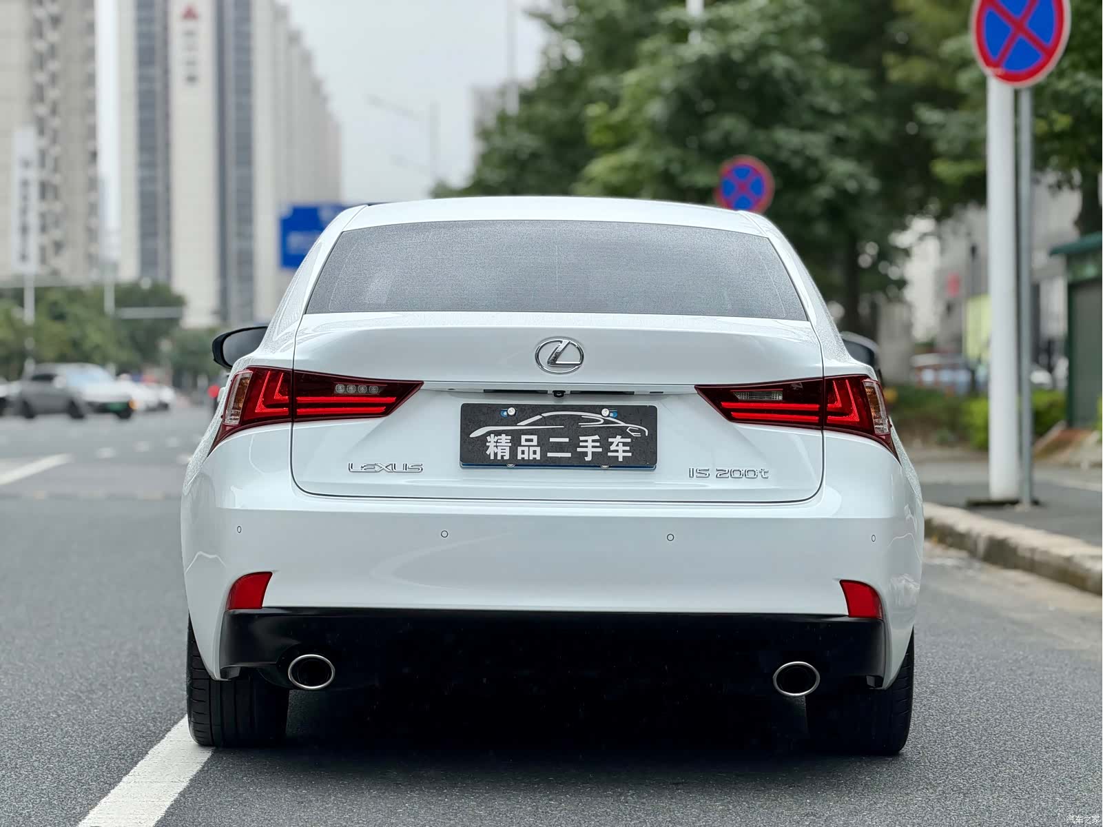 Lexus IS, 2016 4