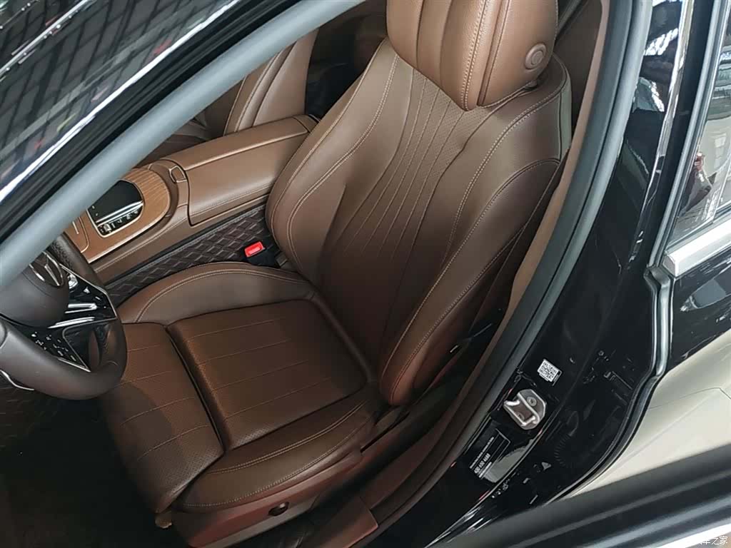 Mercedes-Benz E-Class, 2022 15
