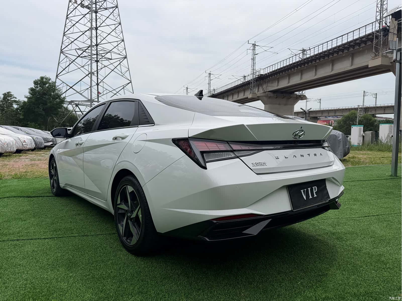 Hyundai Elantra, 2023 4