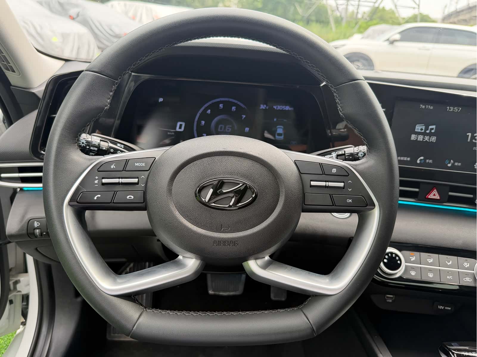 Hyundai Elantra, 2023 11