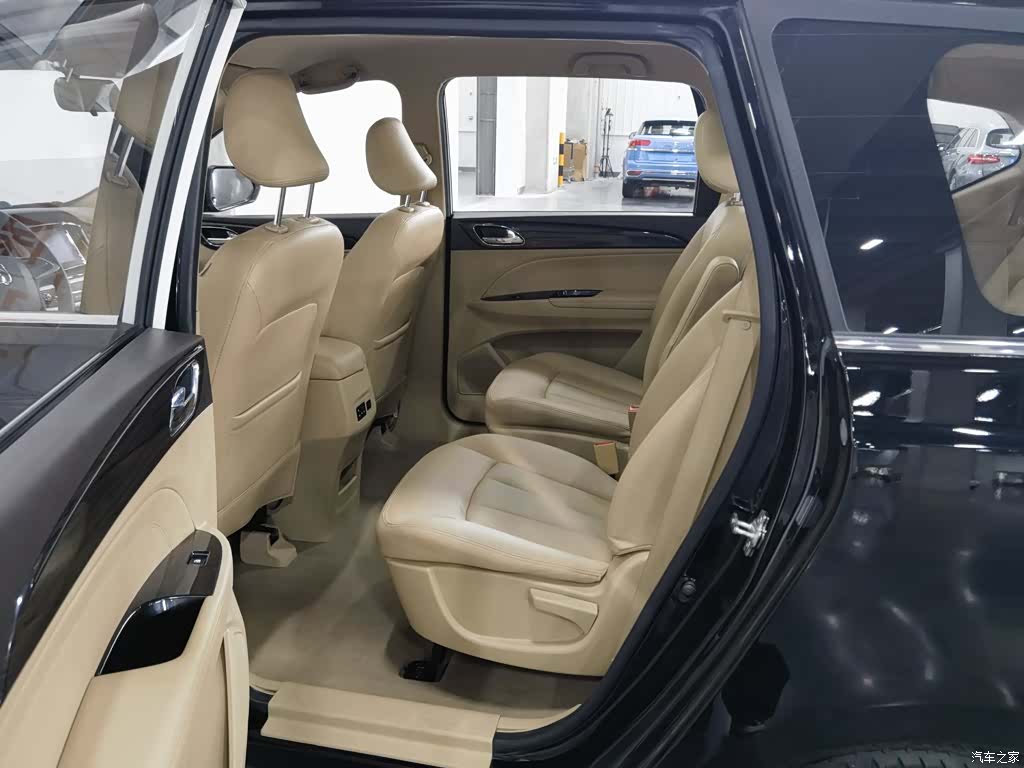 Wuling 730, 2016 15