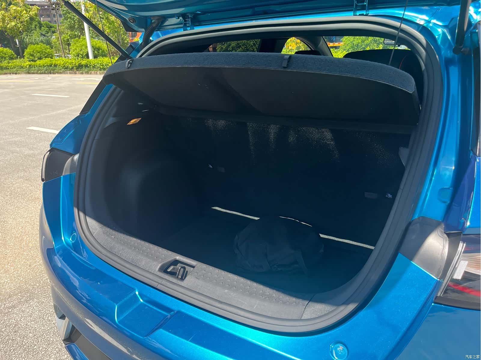 BYD Dolphin, 2022 11