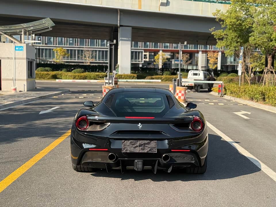 Ferrari 488