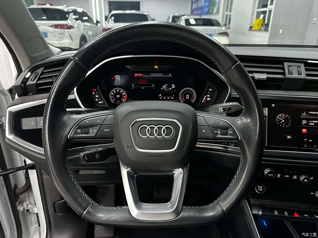 Audi Q3, 2023 13