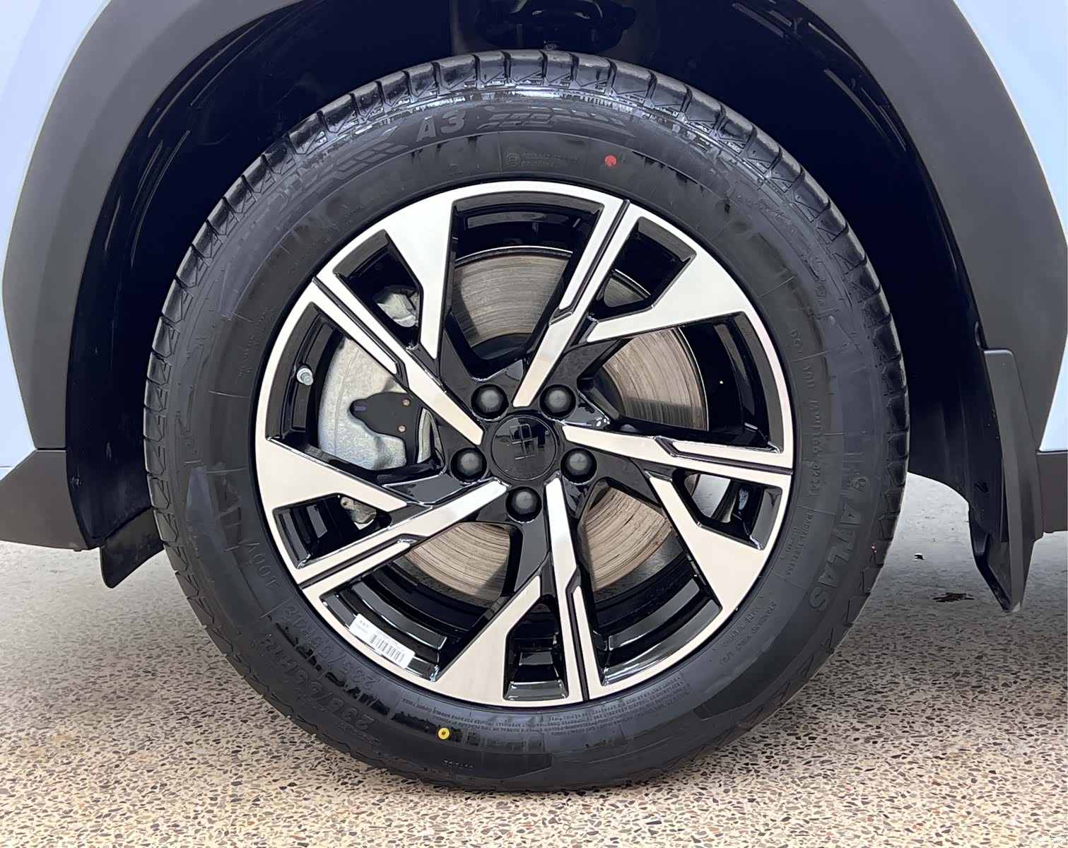 Geely Galaxy L7, 2024 9
