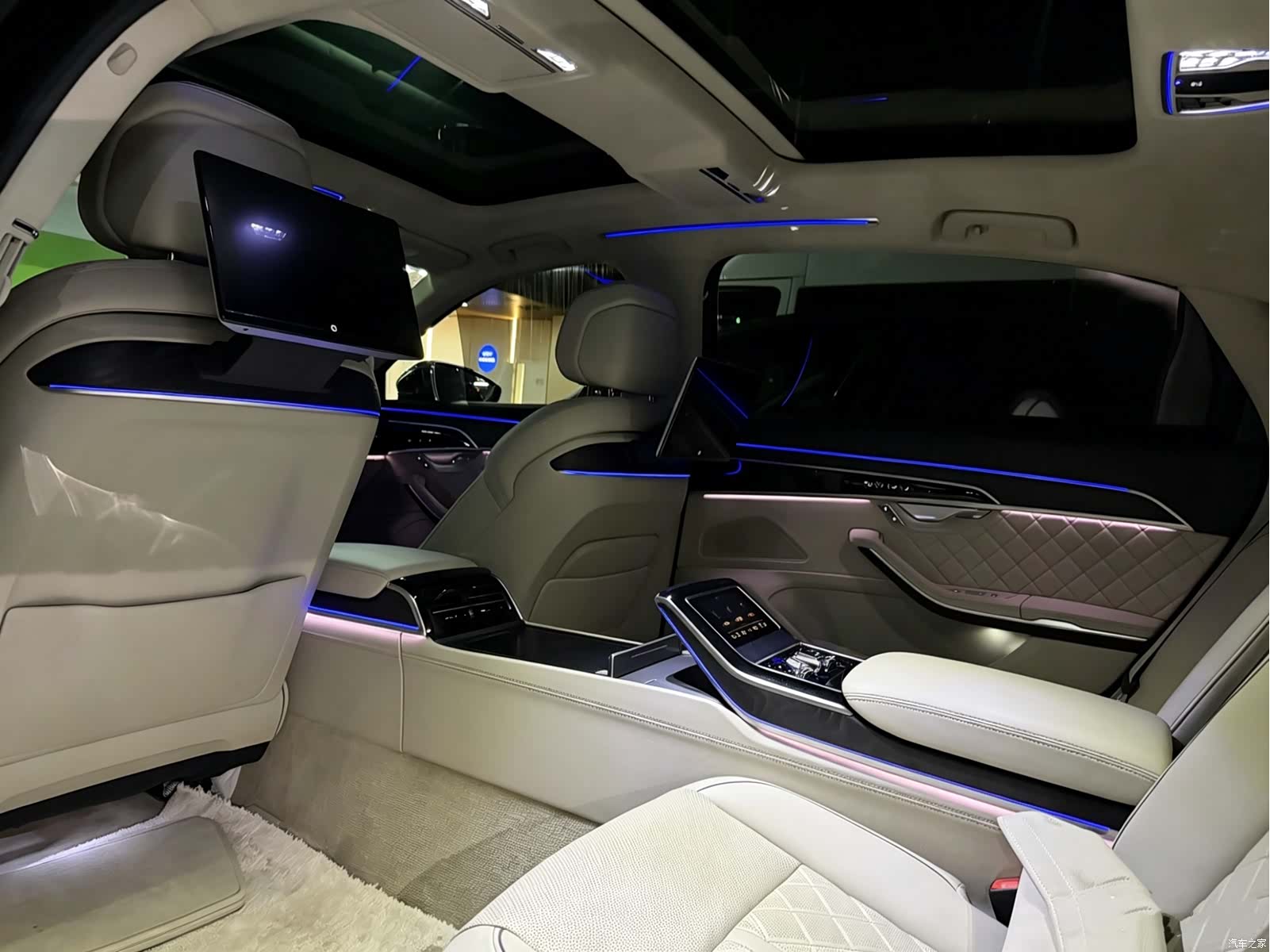 Audi A8L, 2023 3