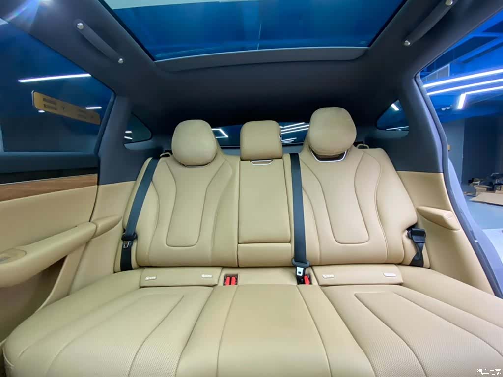 Luxeed R7, 2025 24