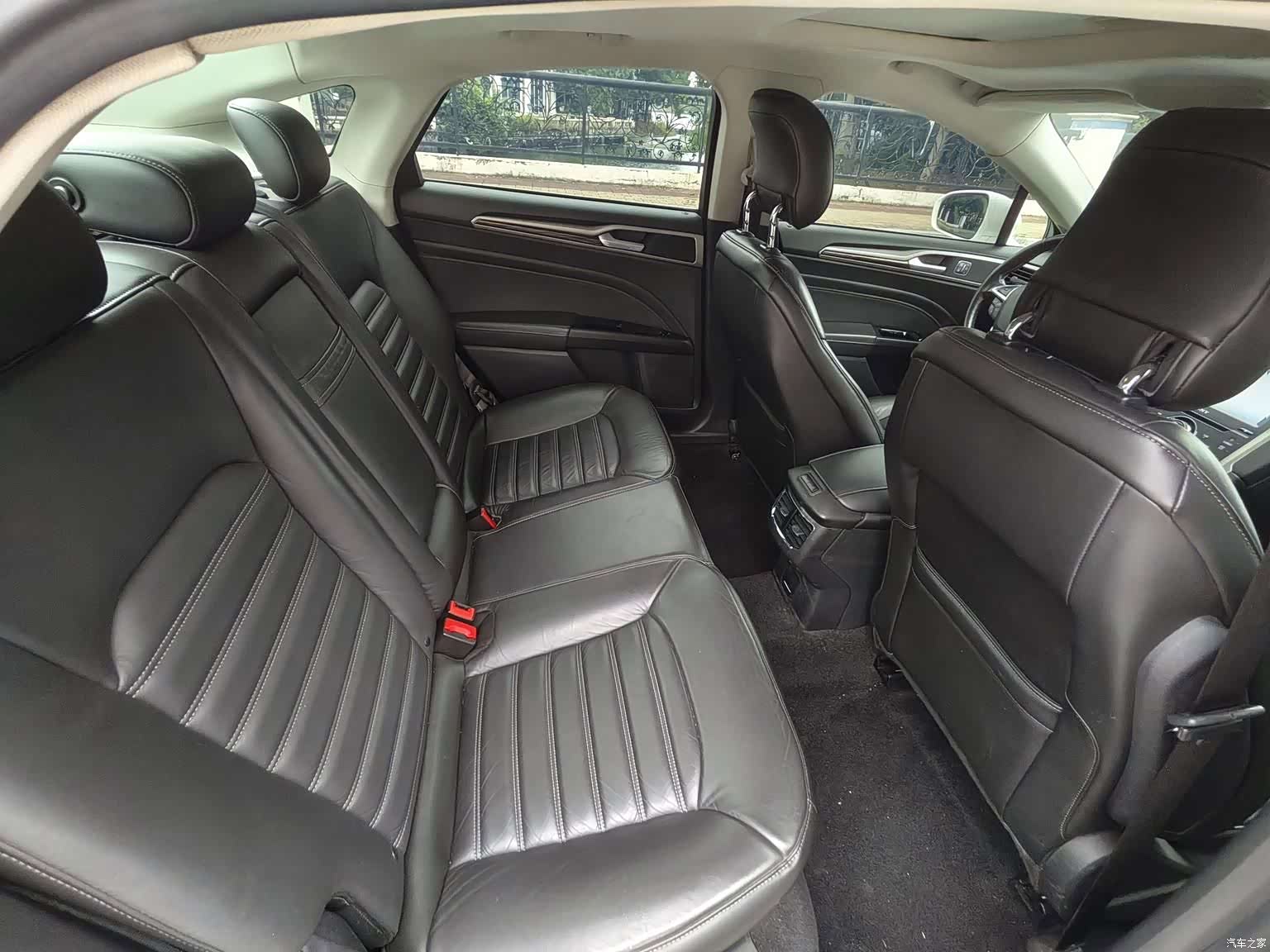Ford Mondeo, 2014 12