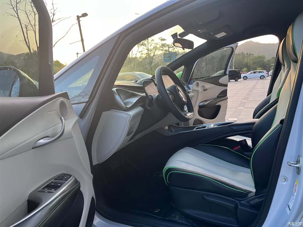 BYD Dolphin, 2021 10