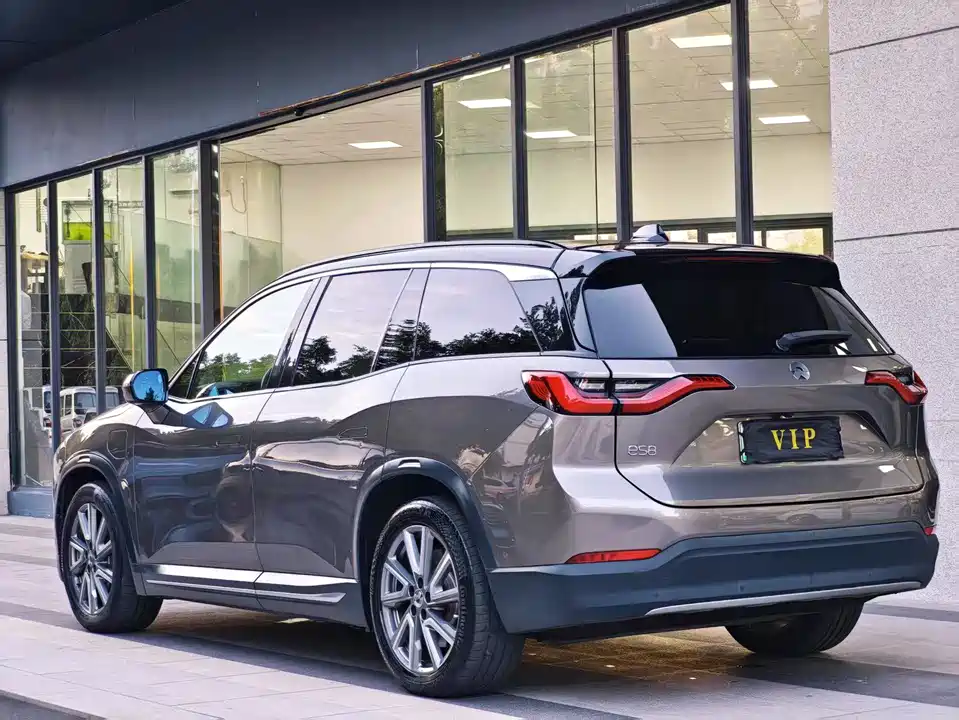 NIO ES8