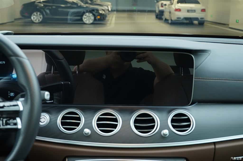 Mercedes-Benz E-Class, 2022 18