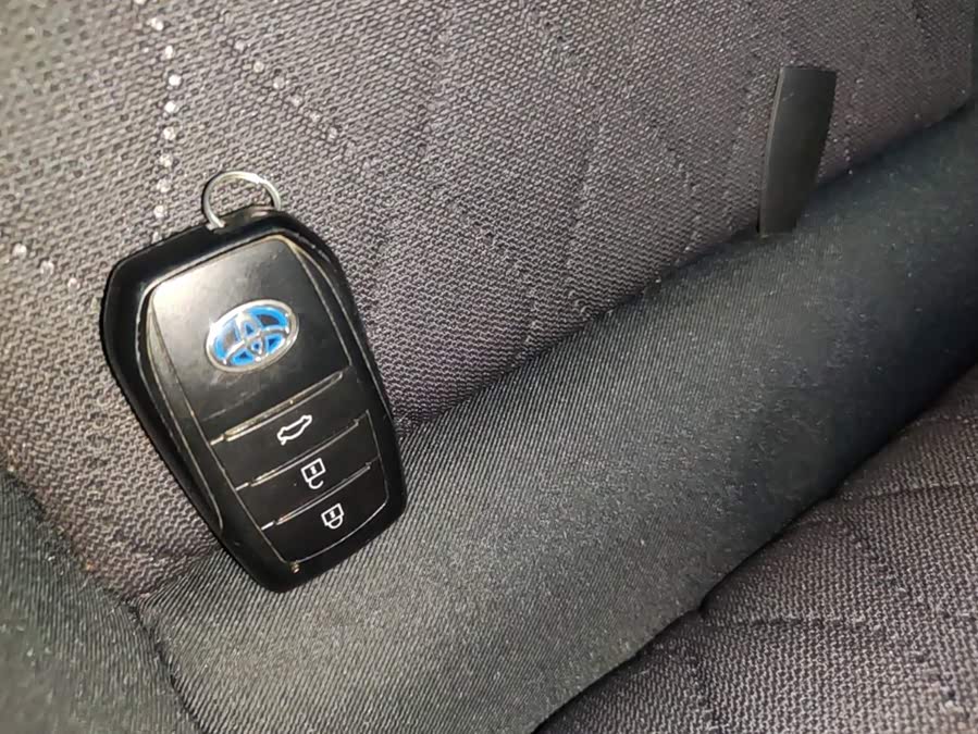 Toyota Corolla 2023, фото 8