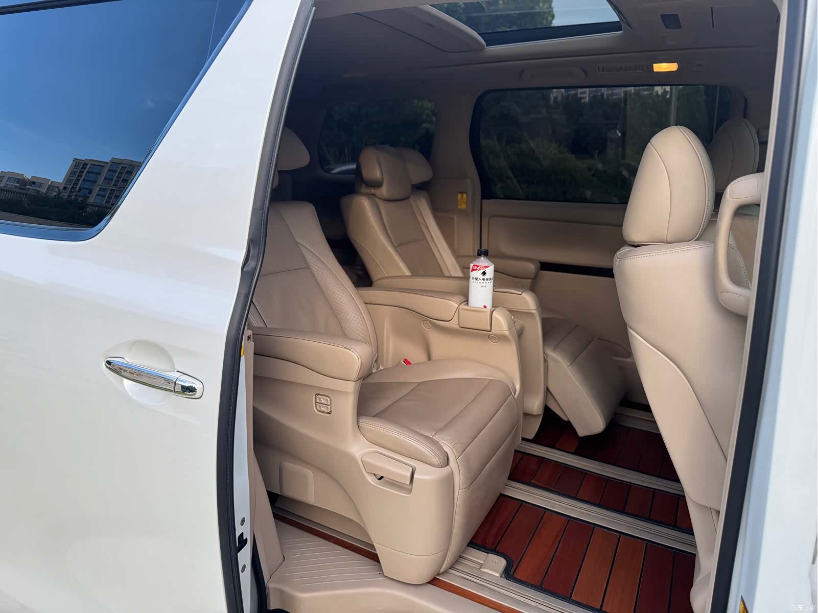 Toyota Alphard, 2014 14