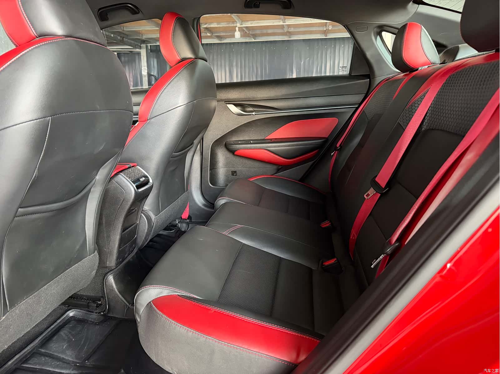 Geely Binray, 2022 10