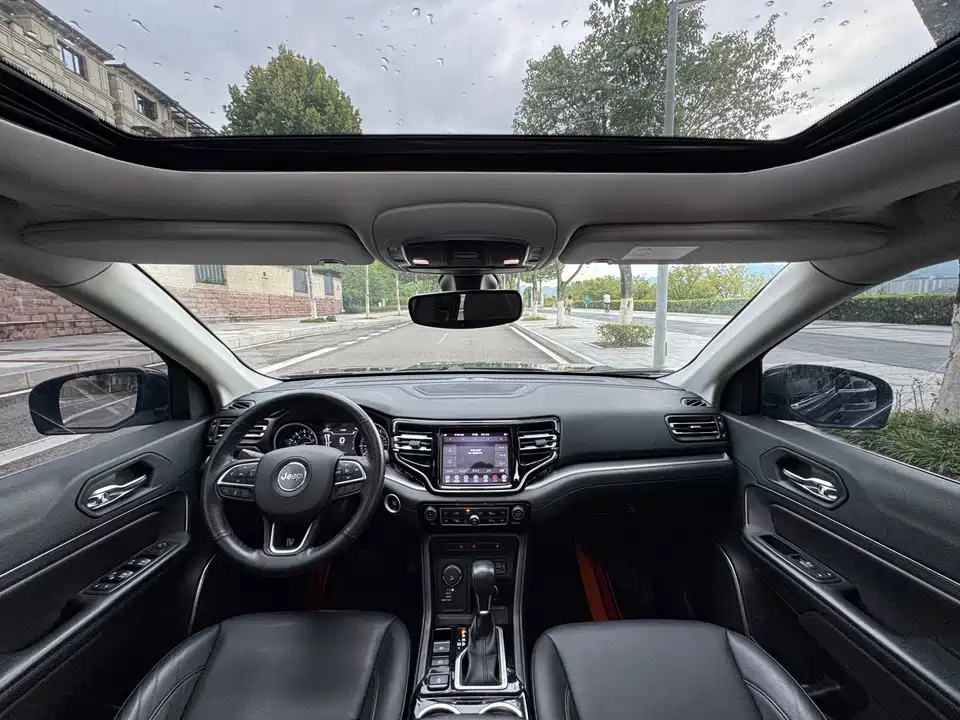 Jeep Grand Commander