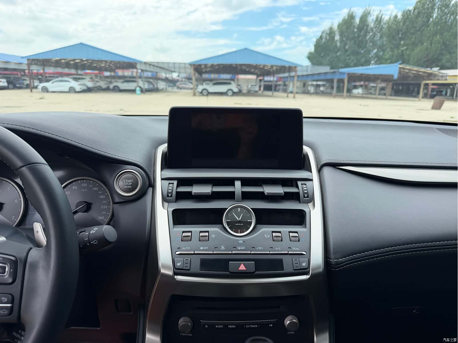 Lexus NX, 2019 11