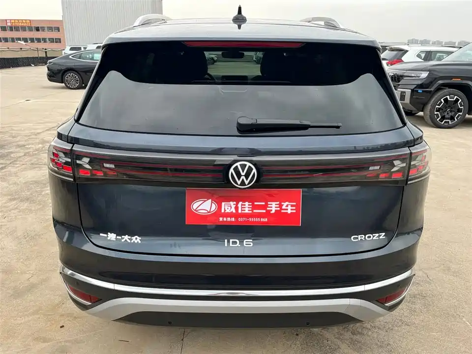 Volkswagen ID.6 CROZZ