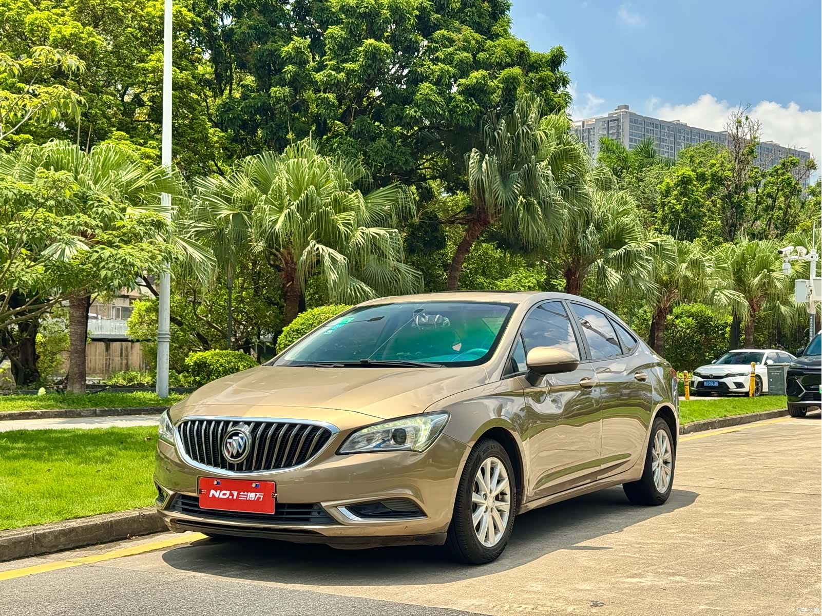 Buick Verano, 2017 1