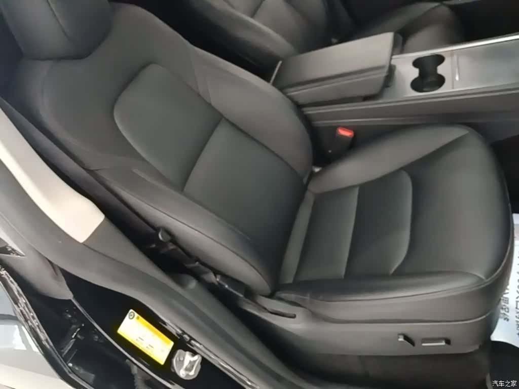Tesla Model Y, 2023 25