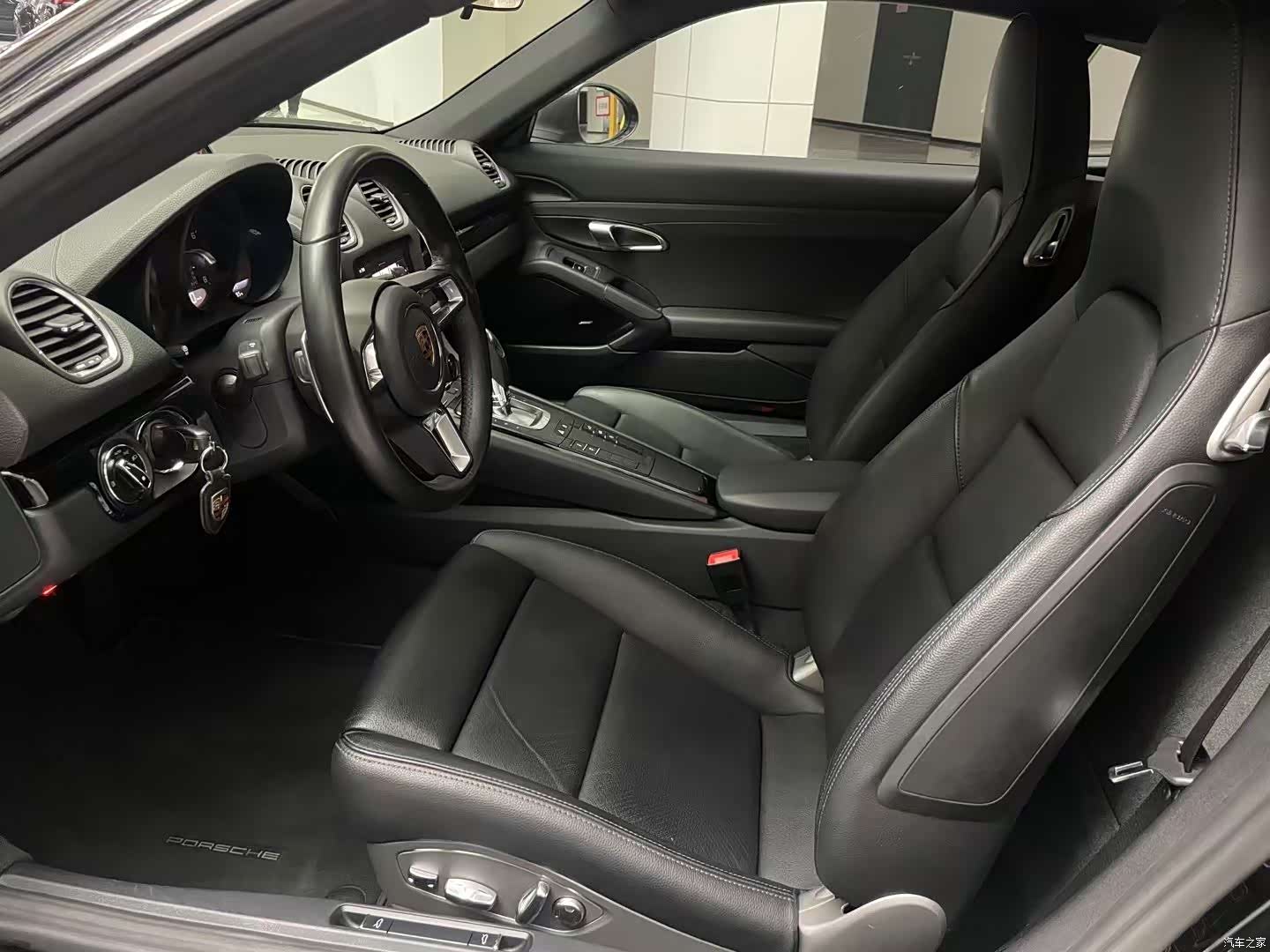 Porsche Cayman, 2020 все фото