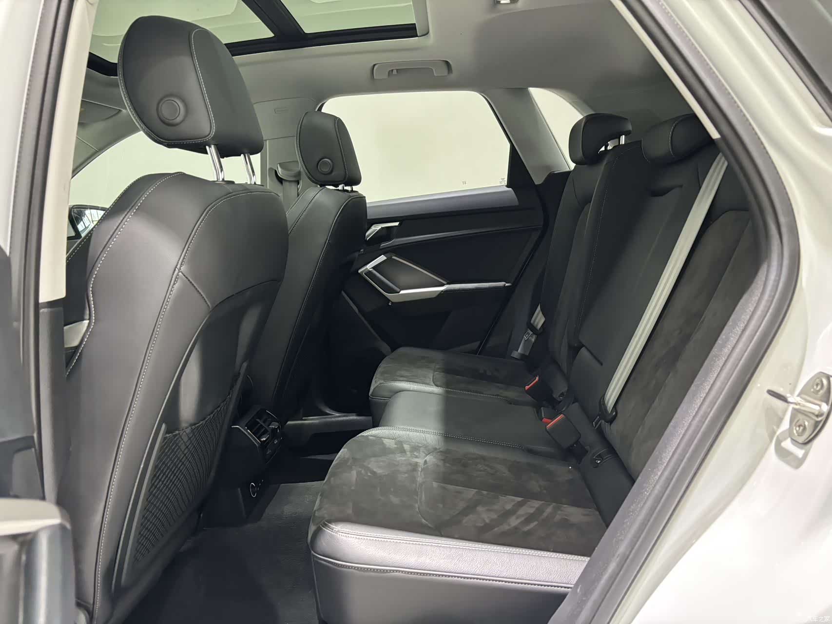 Audi Q3, 2022 13