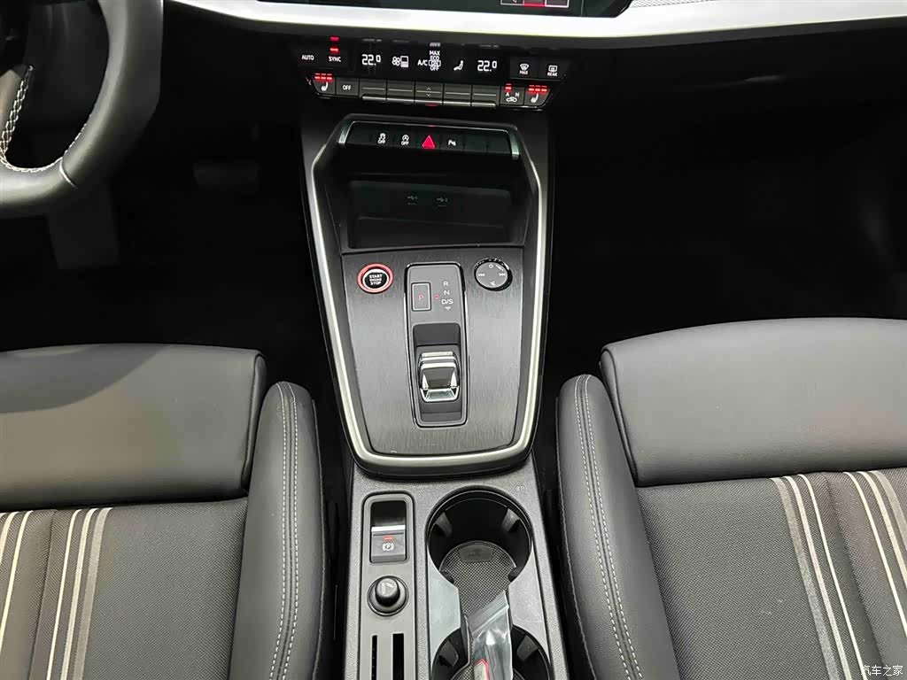 Audi A3, 2023 все фото