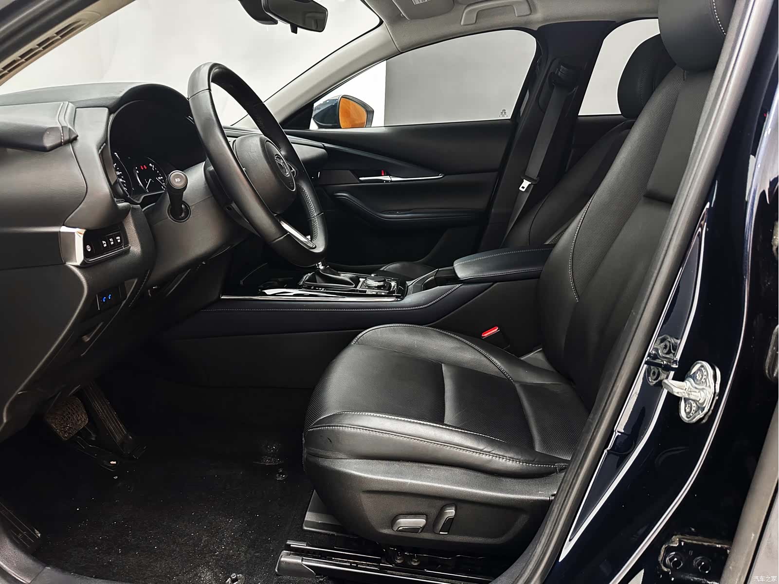 Mazda CX-30, 2022 11