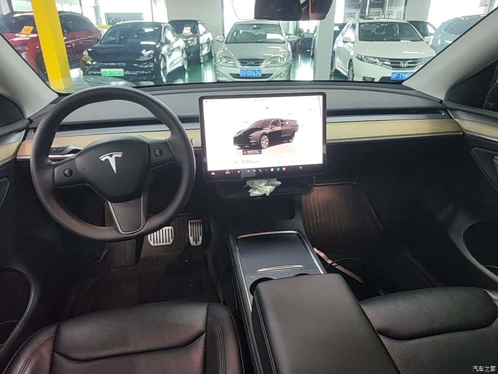 Tesla Model Y, 2022 10
