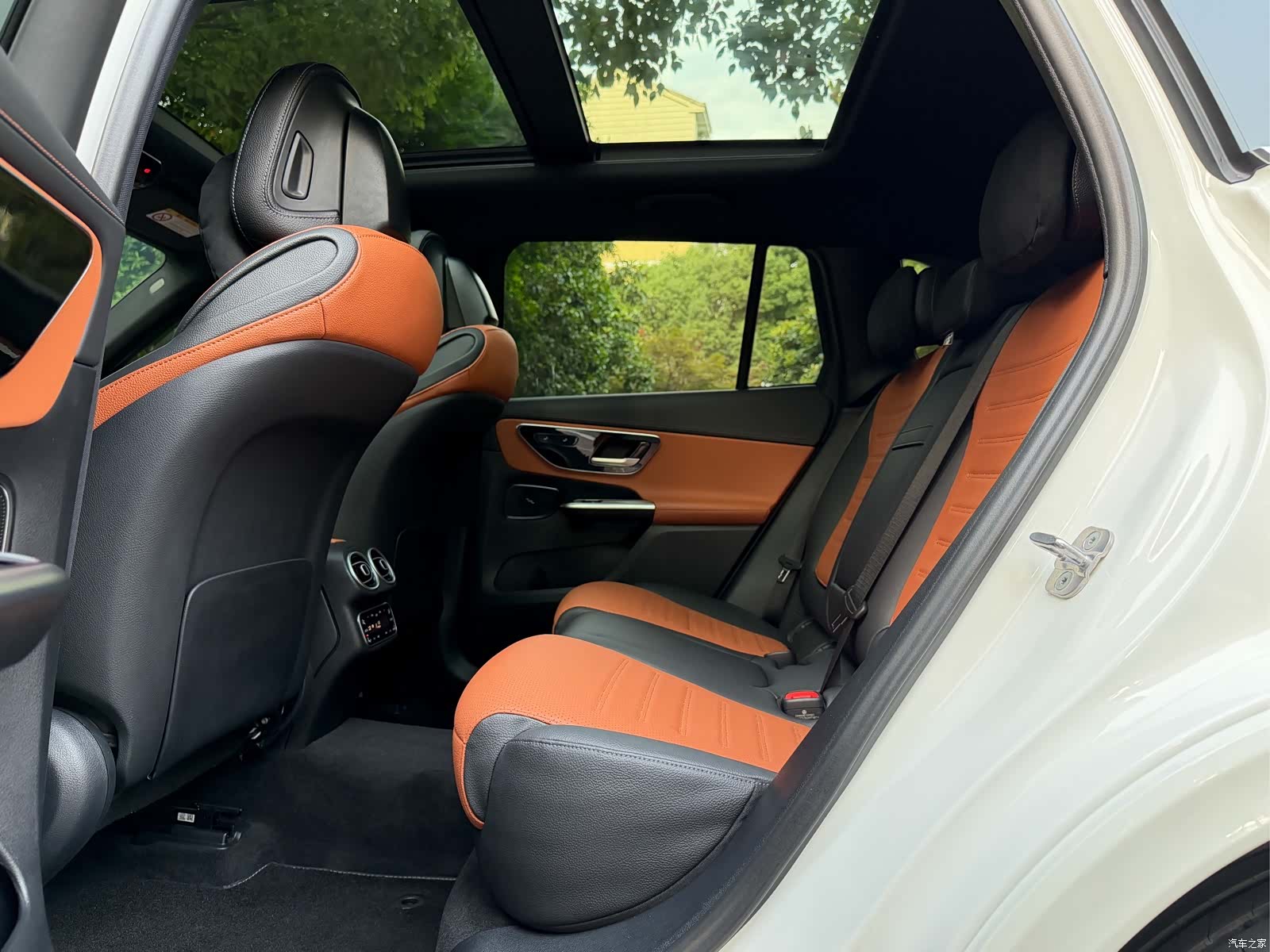 Mercedes-Benz GLC, 2025 12