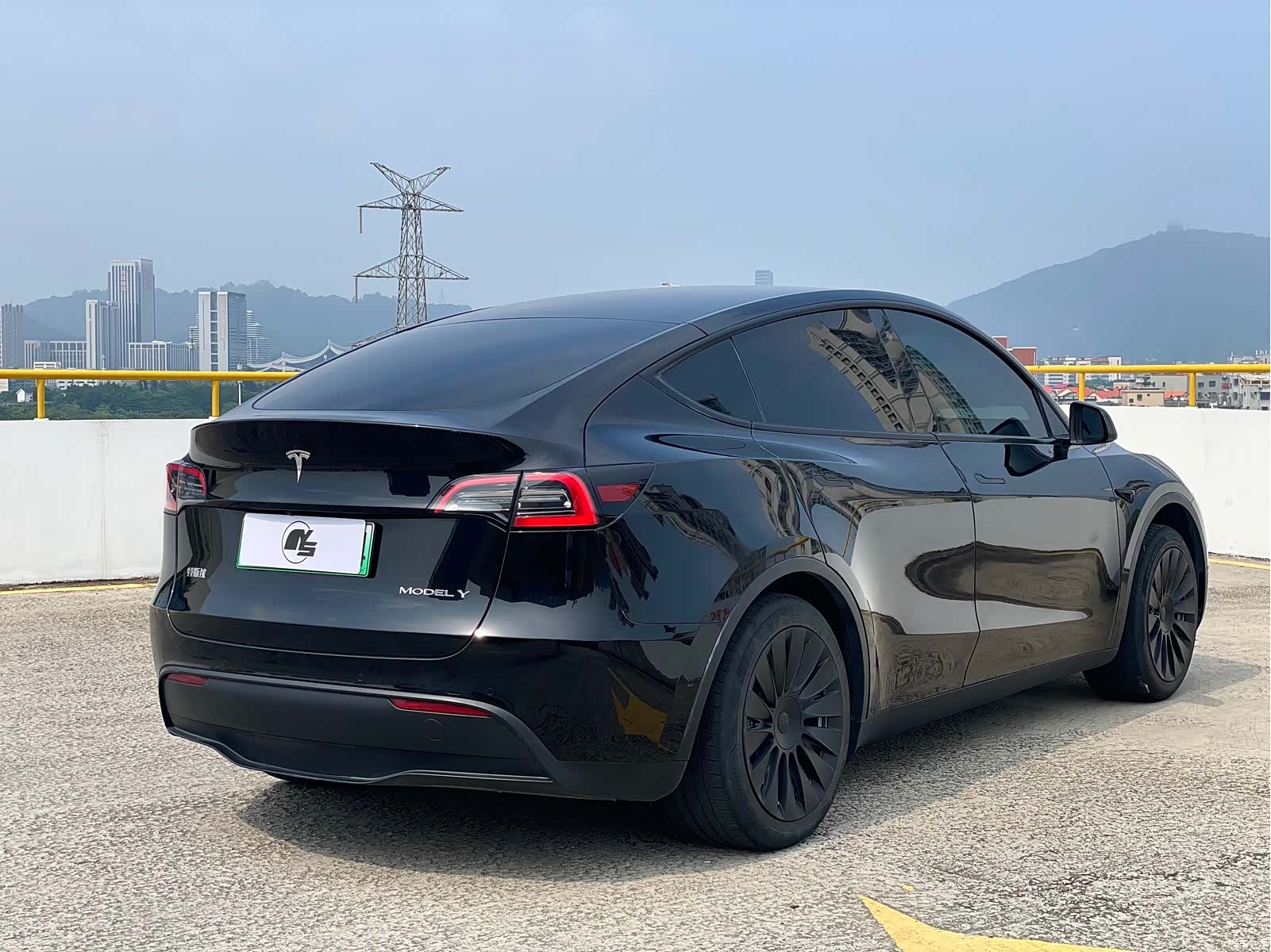 Tesla Model Y, 2023 4