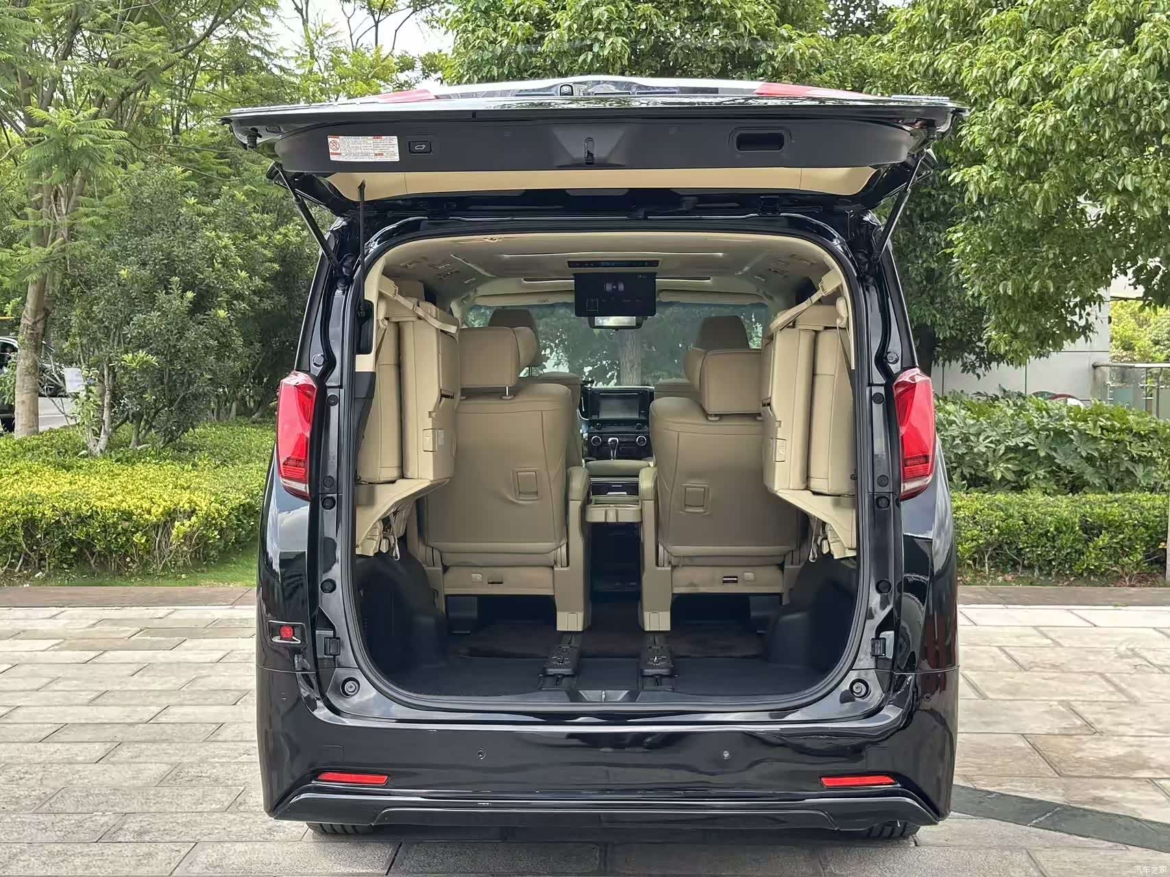 Toyota Alphard, 2020 24