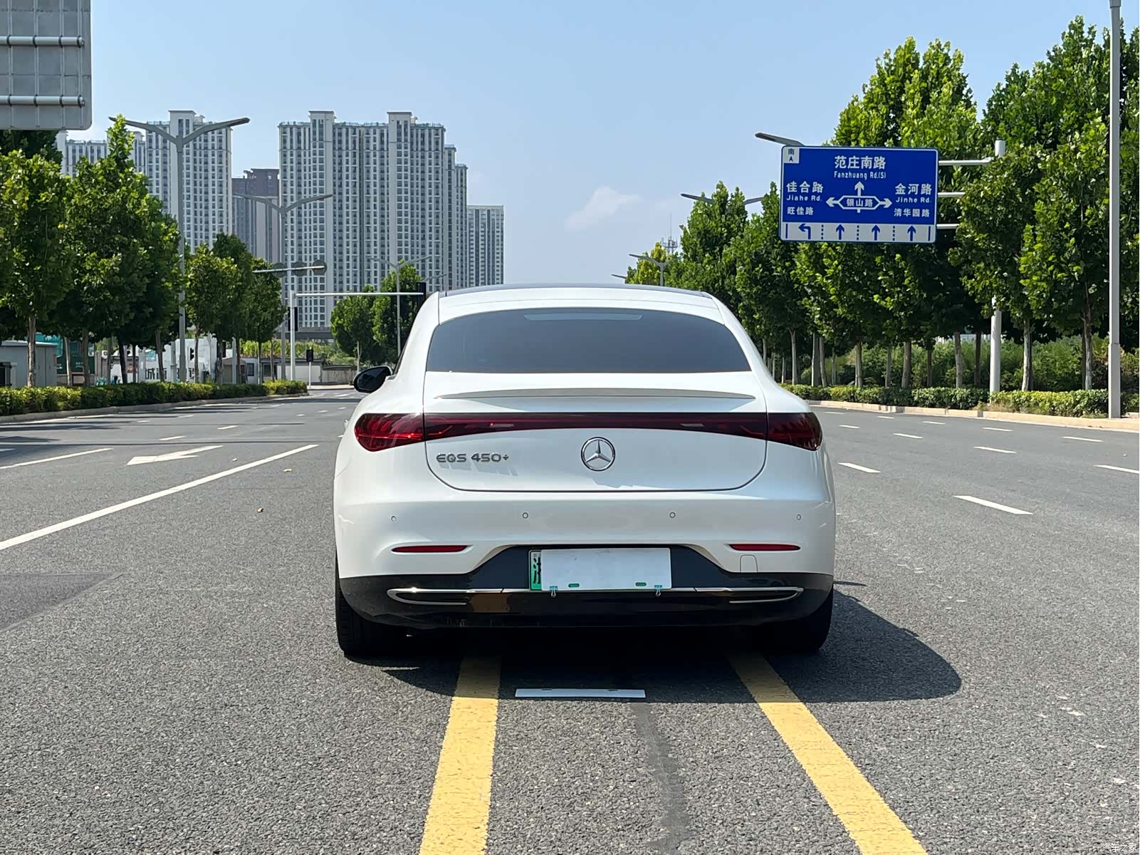 Mercedes-Benz EQS, 2022 8