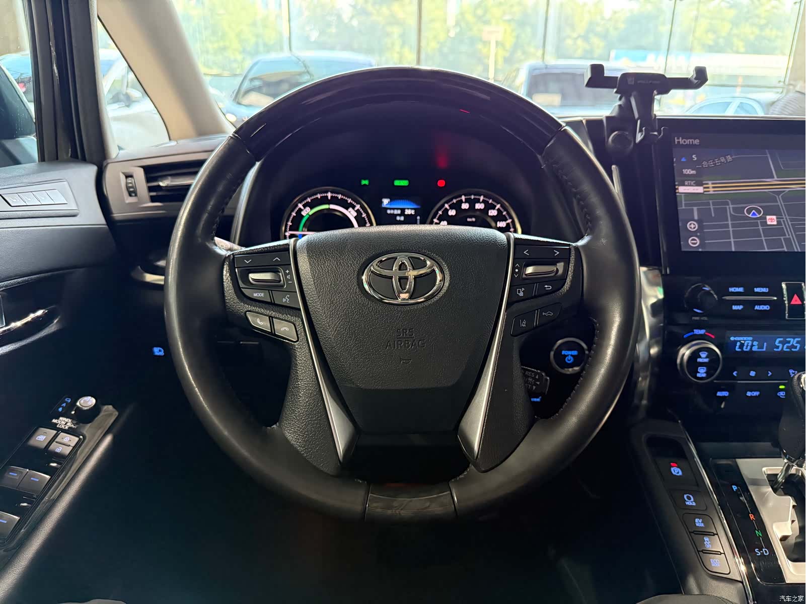 Toyota Vellfire, 2023 13