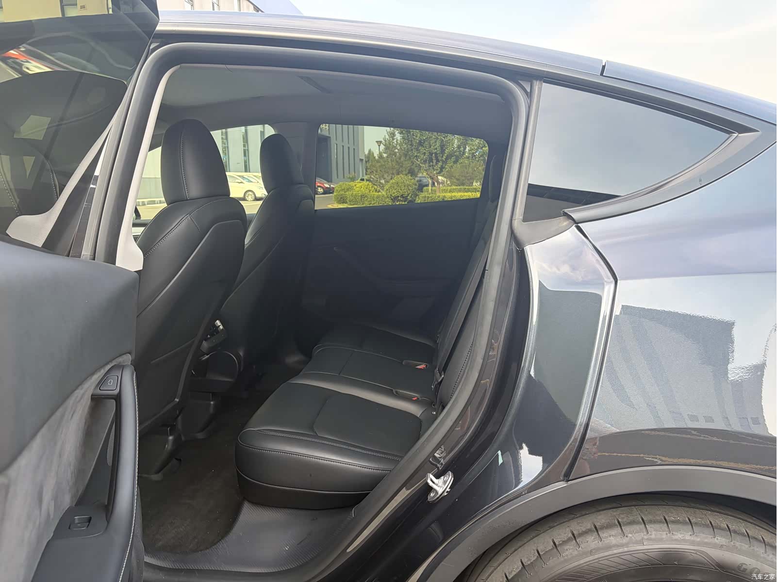 Tesla Model Y, 2024 10