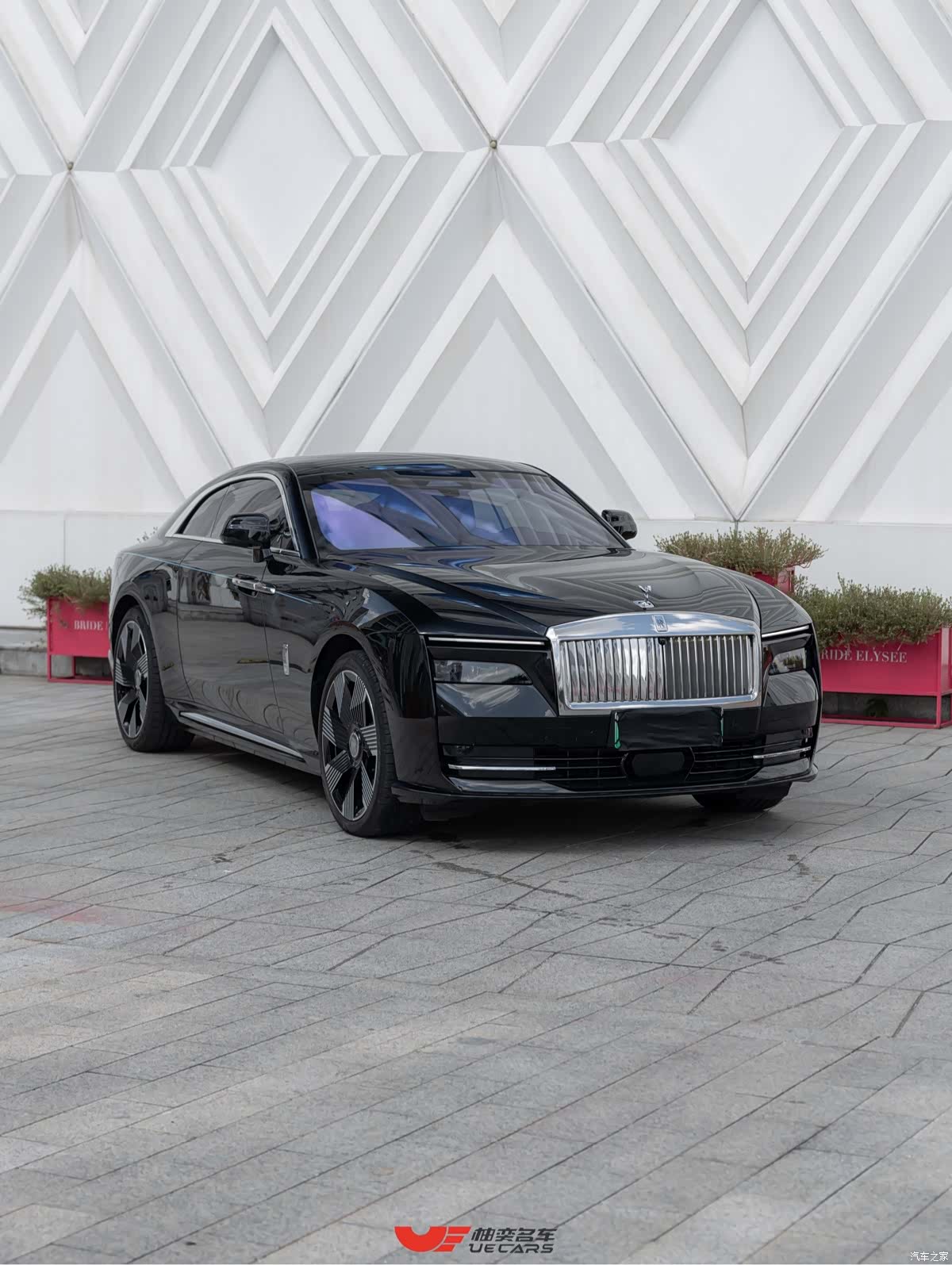 Rolls-Royce Spectre, 2024 3