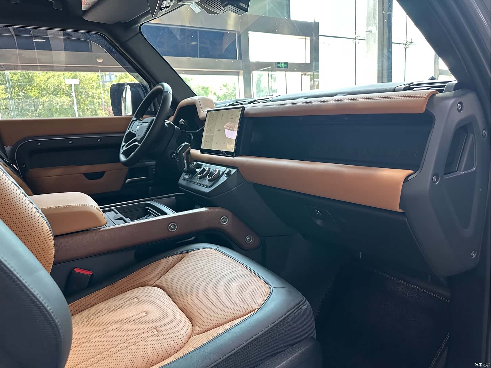 Land Rover Defender, 2023 22