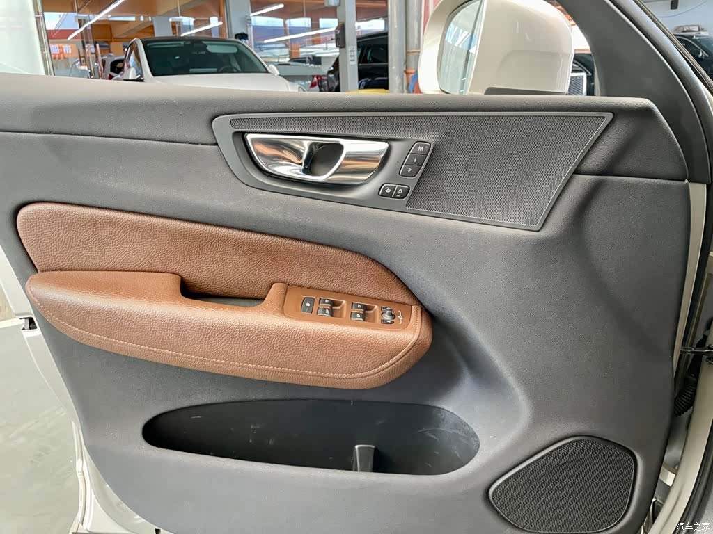 Volvo XC60, 2019 16