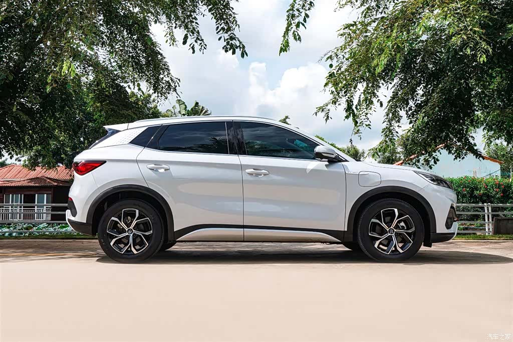 BYD Yuan, 2023 все фото