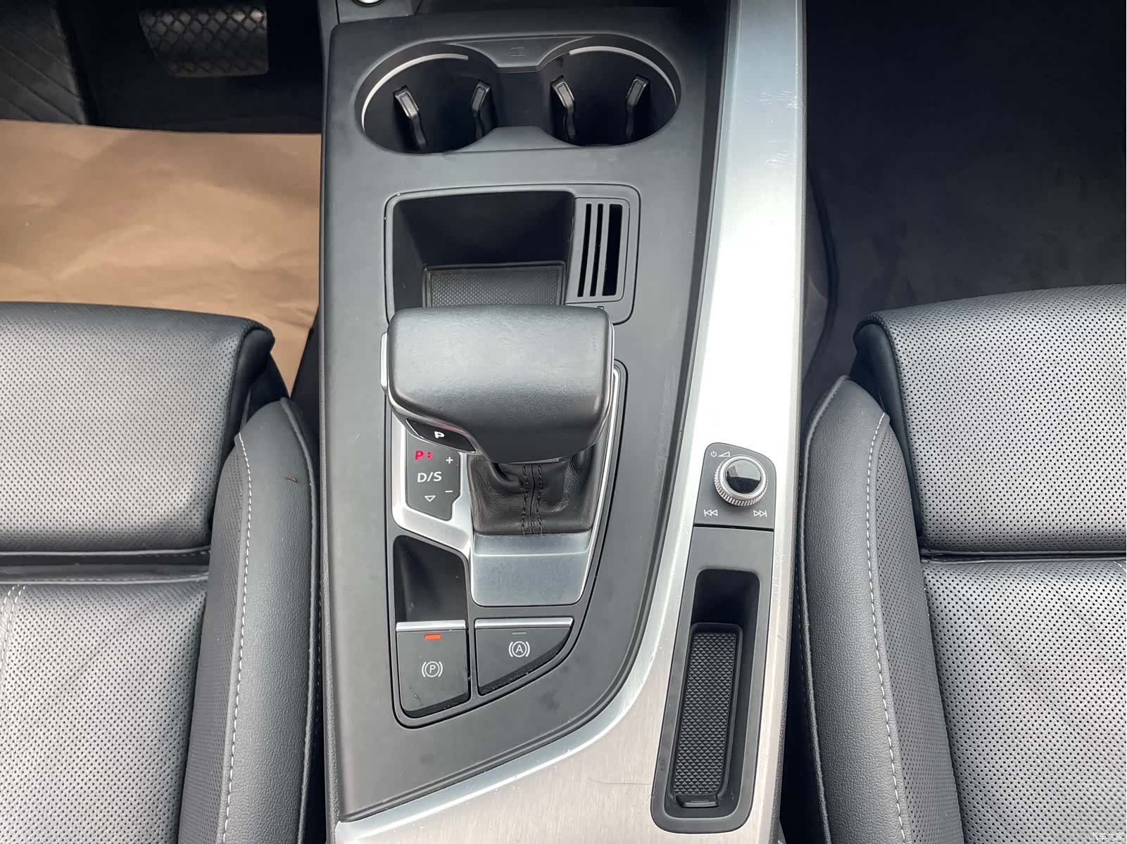 Audi A4L, 2021 14