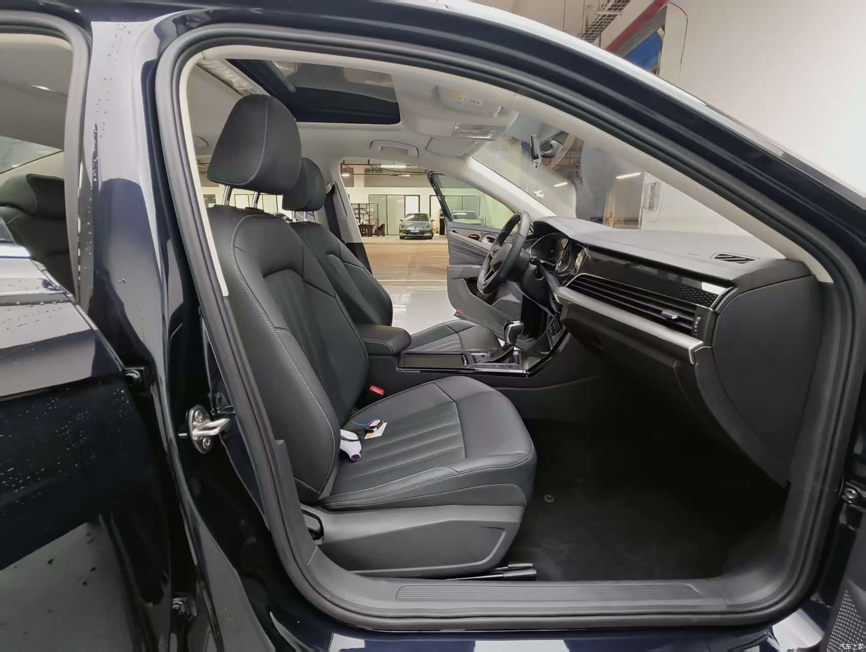 Volkswagen Passat, 2022 11